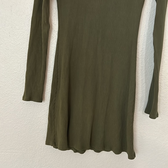 Reformation long sleeve turtle neck rib knit dress - Picture 6 of 8